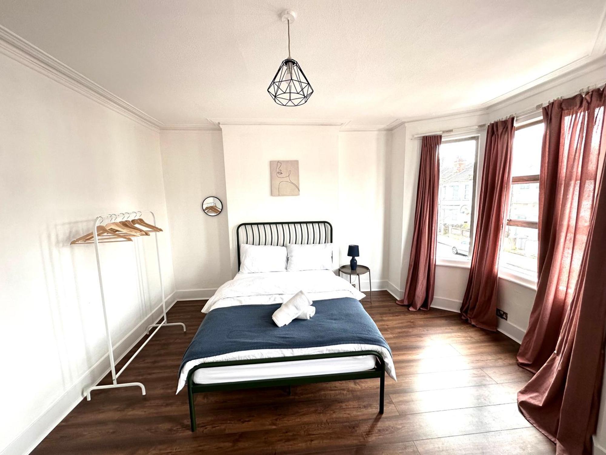 Charming, Renovated Residence In Willesden Green 伦敦 外观 照片